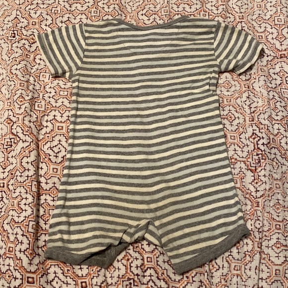 Burt’s Bees Baby romper - Picture 3 of 3